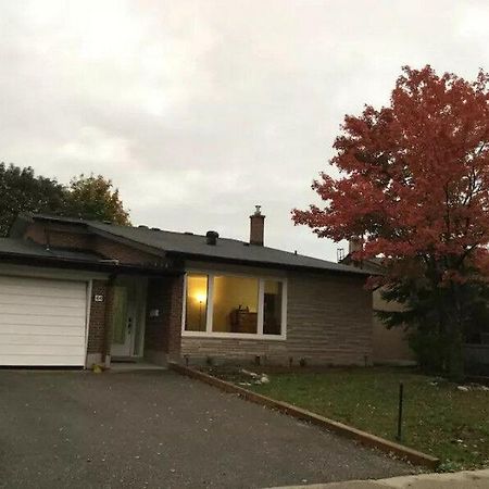 Private Rooms 5 Min Finch West Subway - York University Τορόντο Εξωτερικό φωτογραφία