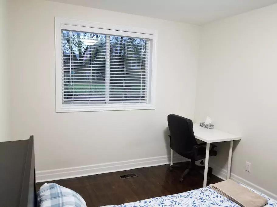 Private Rooms 5 Min Finch West Subway - York University Τορόντο Εξωτερικό φωτογραφία