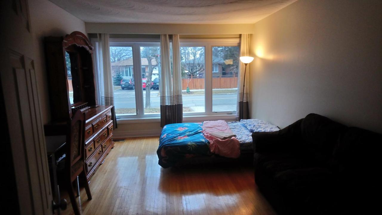 Private Rooms 5 Min Finch West Subway - York University Τορόντο Εξωτερικό φωτογραφία