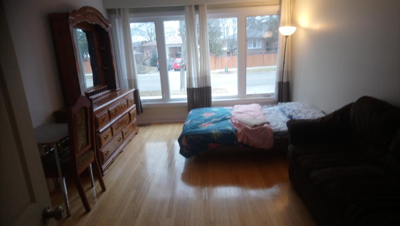 Private Rooms 5 Min Finch West Subway - York University Τορόντο Εξωτερικό φωτογραφία