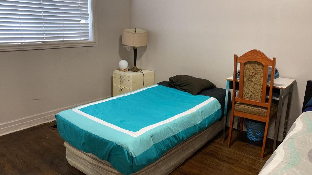 Private Rooms 5 Min Finch West Subway - York University Τορόντο Εξωτερικό φωτογραφία