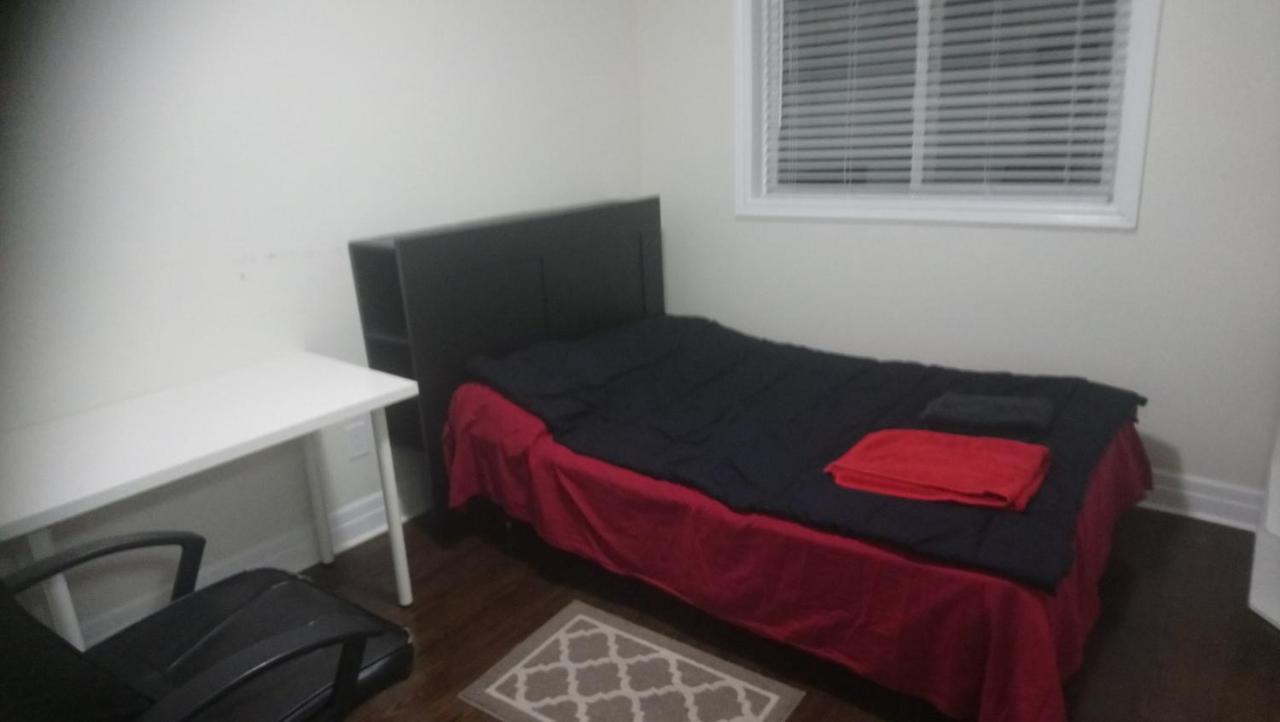 Private Rooms 5 Min Finch West Subway - York University Τορόντο Εξωτερικό φωτογραφία