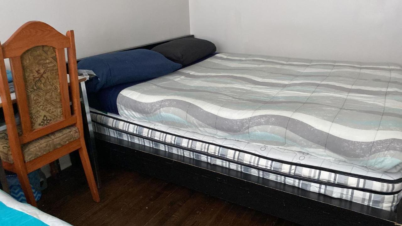 Private Rooms 5 Min Finch West Subway - York University Τορόντο Εξωτερικό φωτογραφία